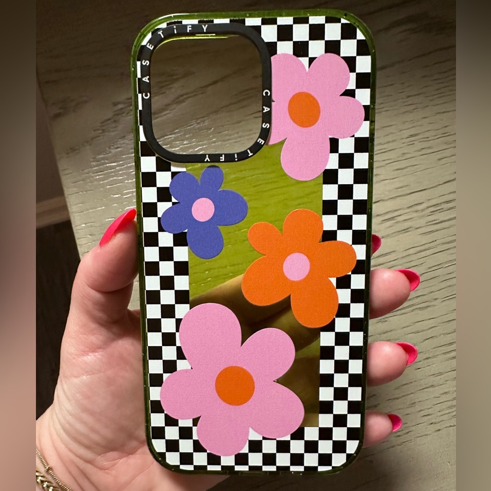 Castify Case - Retro Flowers and Checkered Print